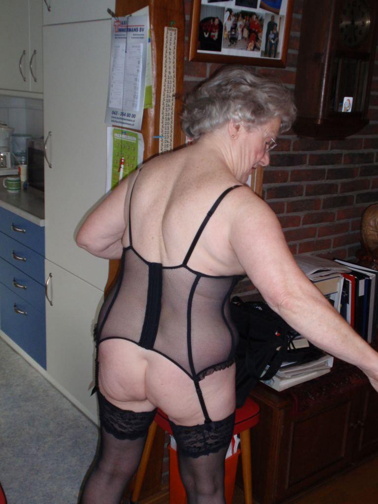Real Granny With Hungry Ass And Pussy Amateur Anal Granny Mature